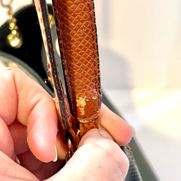 Bottega Veneta Small Black Bucket Bag with Toggle Straps - Picture 2 of 13